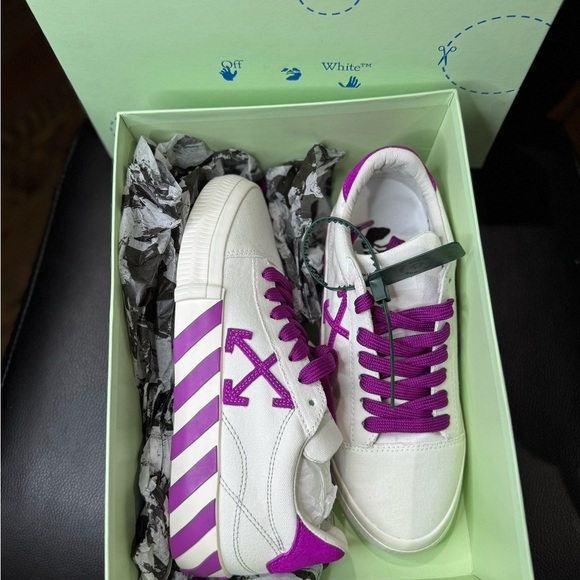 Off-White Red Raspberry Size 39​​ - Picture 2 of 3